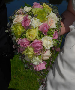 brudebuket med roser & hortensia