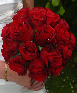 brudebuket røde roser