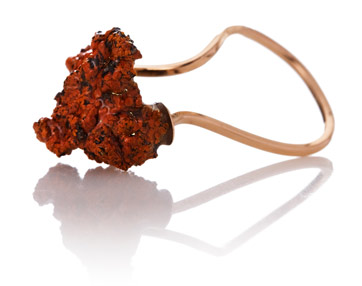 ring med grønlandsk guld ring med grønlandsk guld og lav