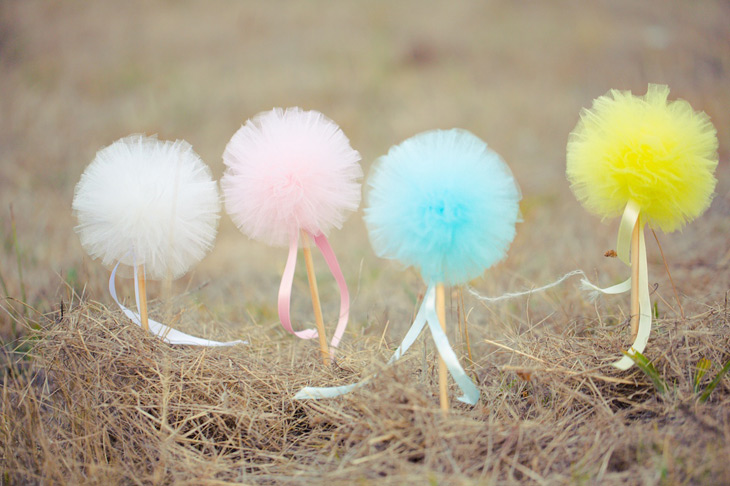 tyl pom poms i pastel farver