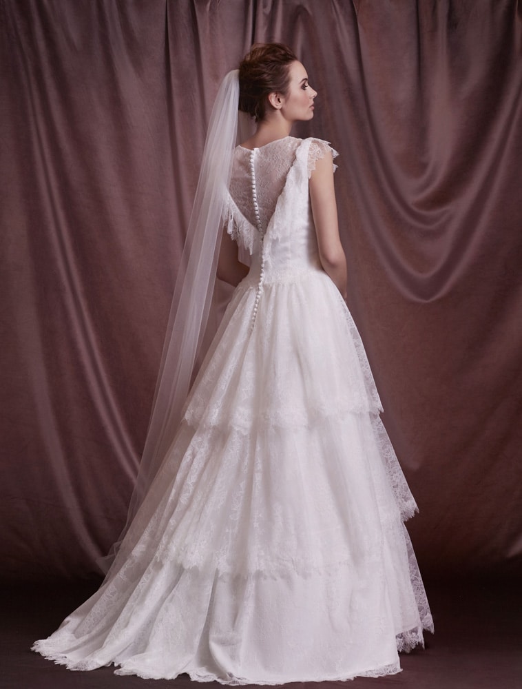 brudekjole med v-effekt bagpå