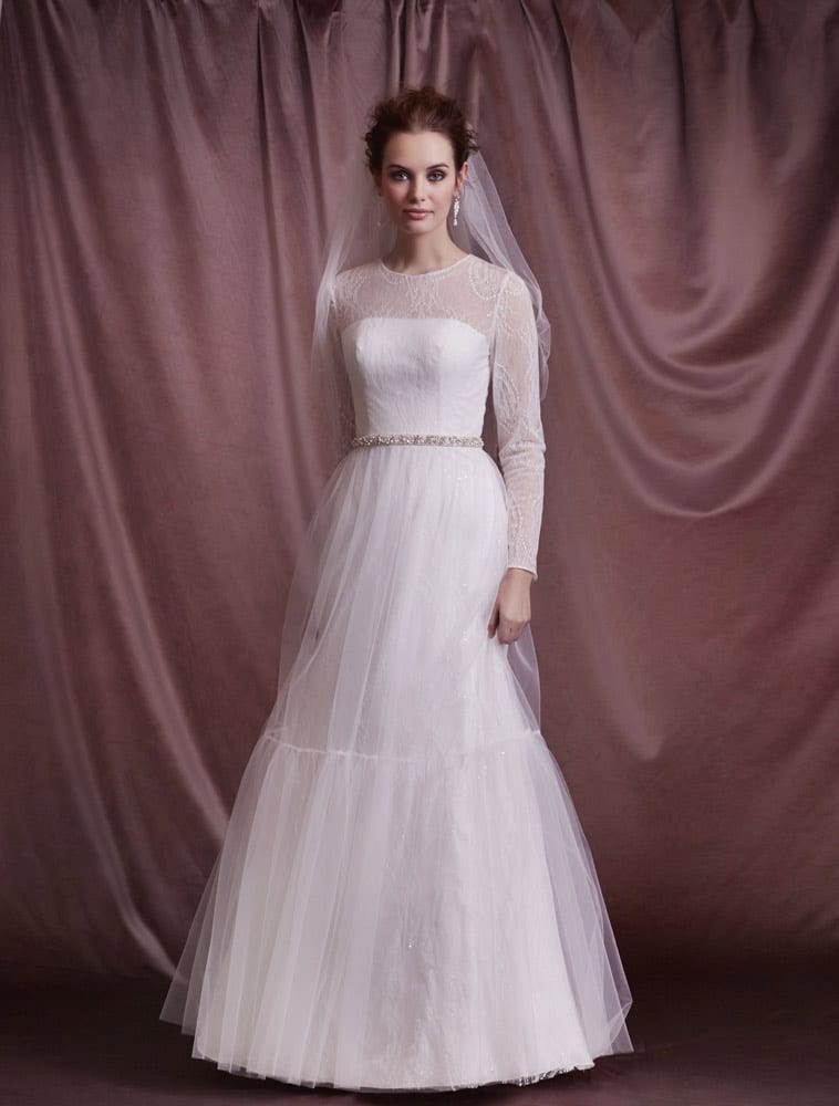 blonde brudekjole med lange ærmer