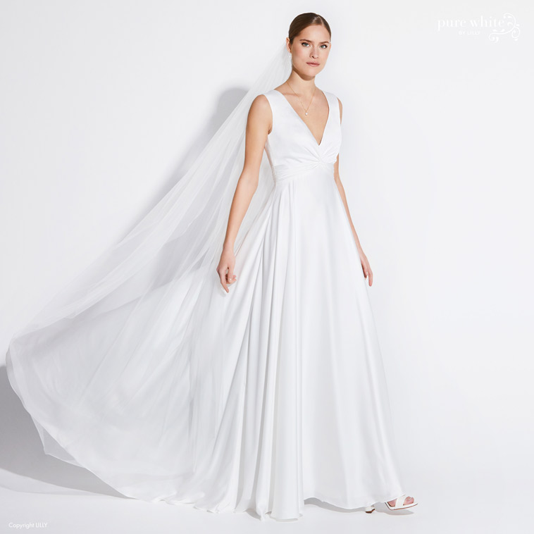 brudekjole med v udskæring