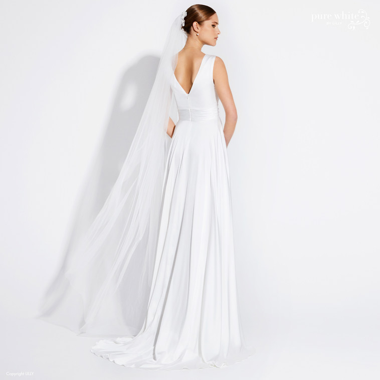 brudekjole med v udskæring