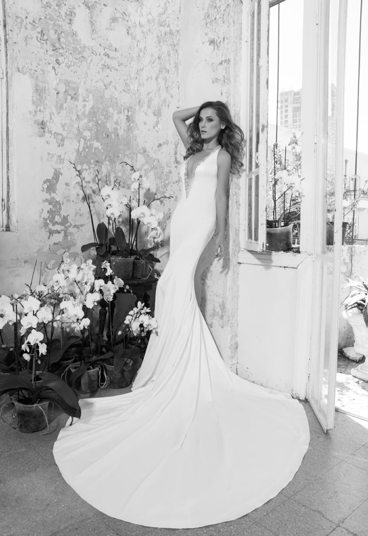 brudekjole med stort slæb