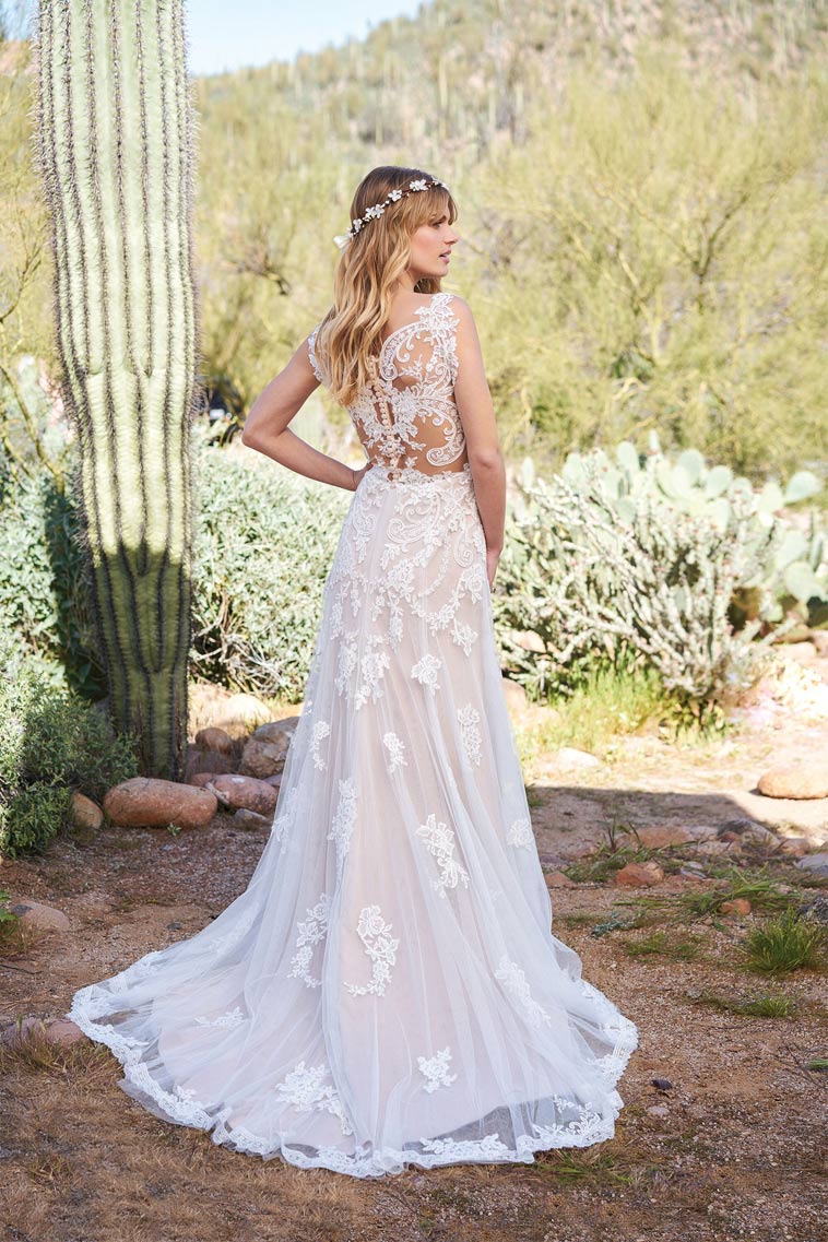 brudekjole med flot blonderyg