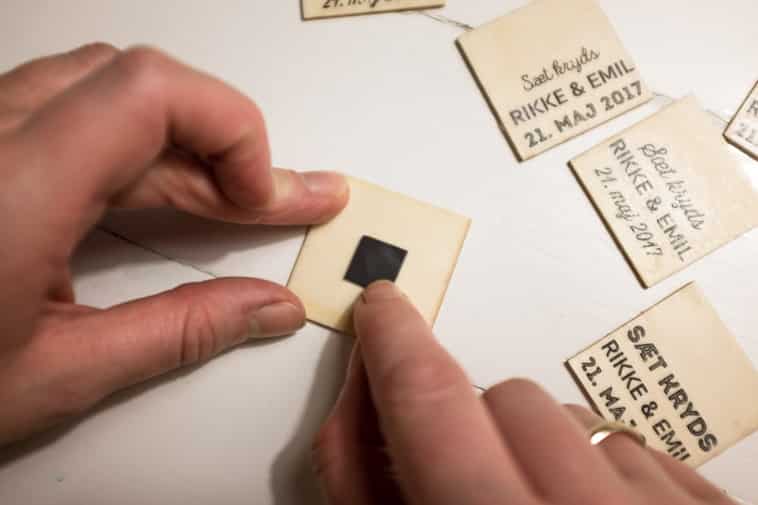 magnet påføres træplade