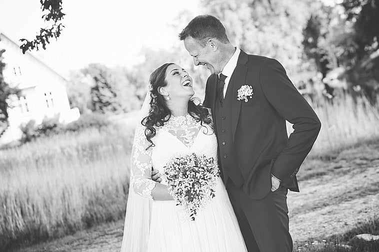 brudepar-griner-til-hinanden