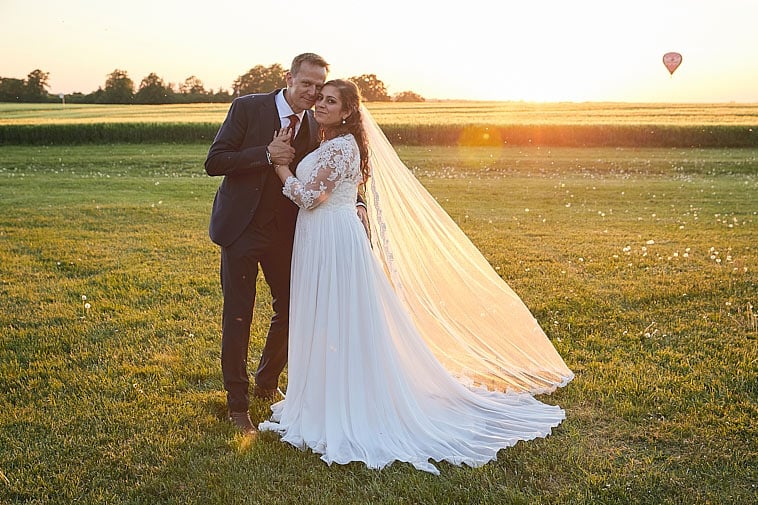 brudepar-i-solnedgang