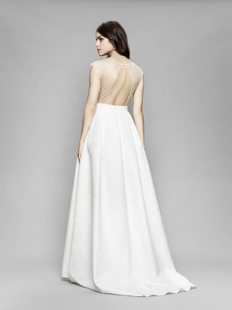 brudekjole med gennemsigt ryg