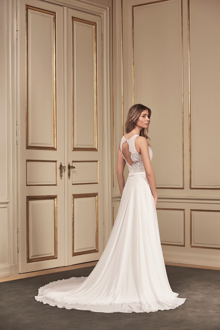 brudekjole med oval bar ryg