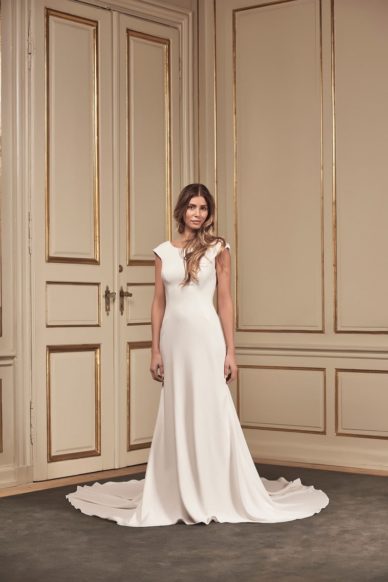 enkel hvid brudekjole