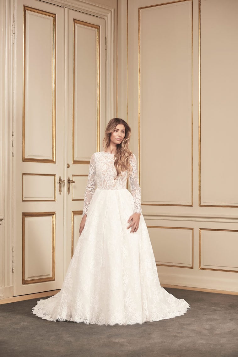 brudekjole med blonde overdel lange ærmer