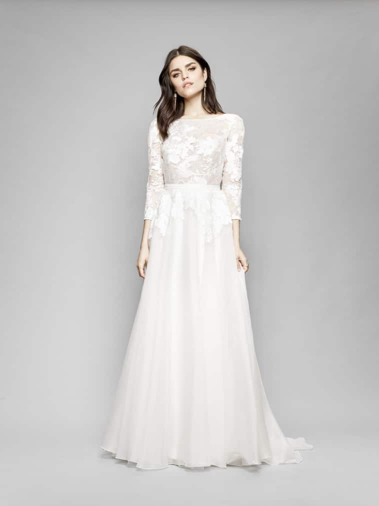 brudekjole med 374 lange blonde ærmer