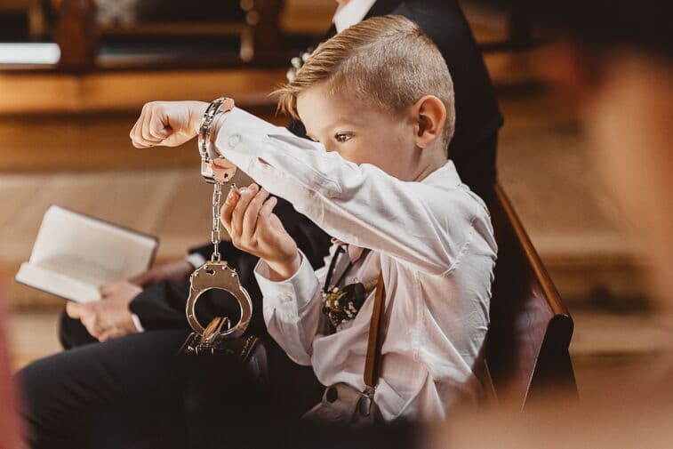 brudesvend i kirke