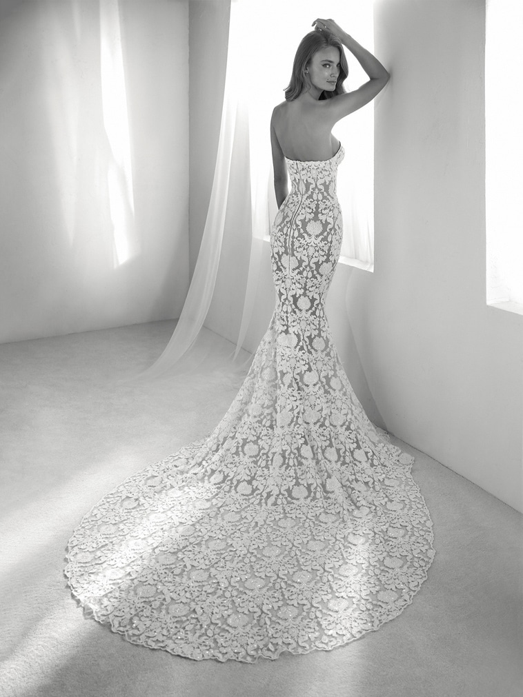 brudekjole med blonder